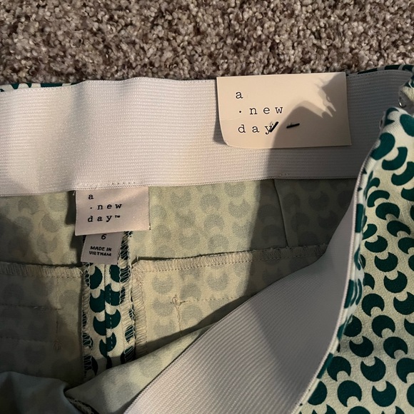 Women’s pants - Picture 3 of 3